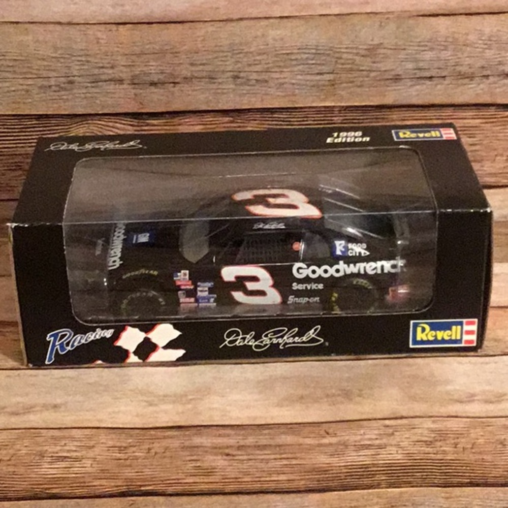 1996 Ed. 1:24 Scale Dale Earnhardt Die-cast Car